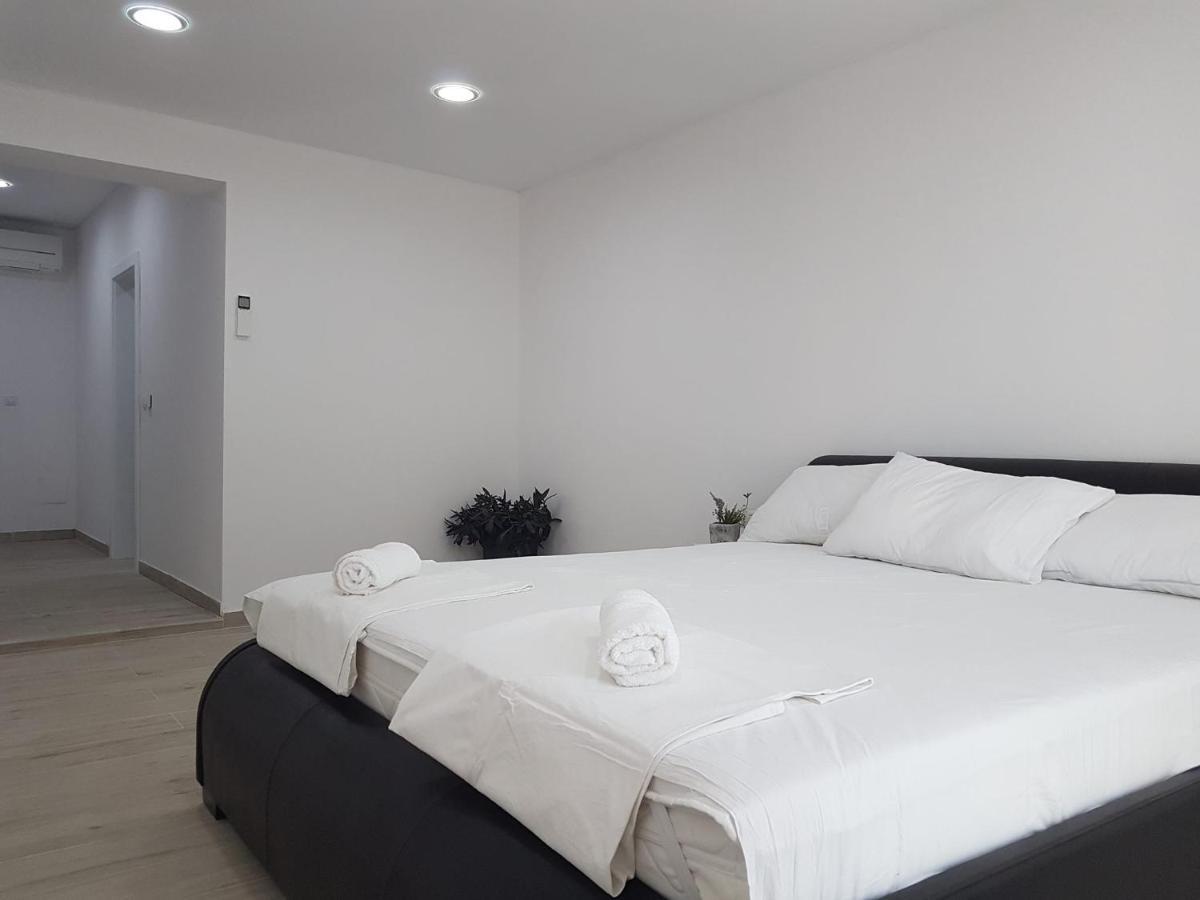 Rooms Lanterna Metajna Exterior photo